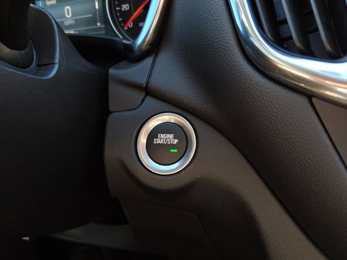 Used 2024 Chevrolet Equinox LT image 27