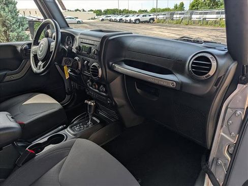 Used 2018 Jeep Wrangler Unlimited Sport S AWD/4WD image 15