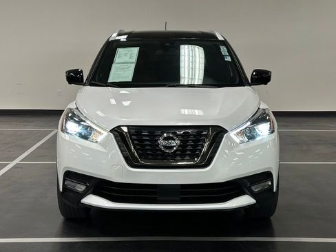 Used 2020 Nissan Kicks SR w/ SR Premium Package FWD image 10