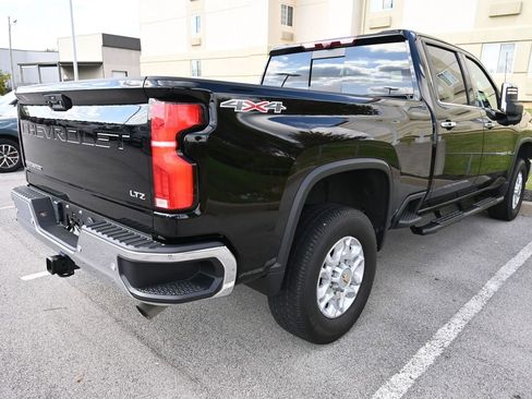 Used 2024 Chevrolet Silverado 2500 LTZ w/ LTZ Convenience Package image 6