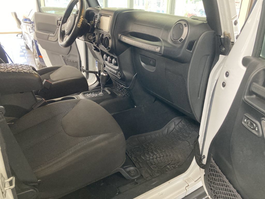 Used 2016 Jeep Wrangler Unlimited Sport AWD/4WD image 7