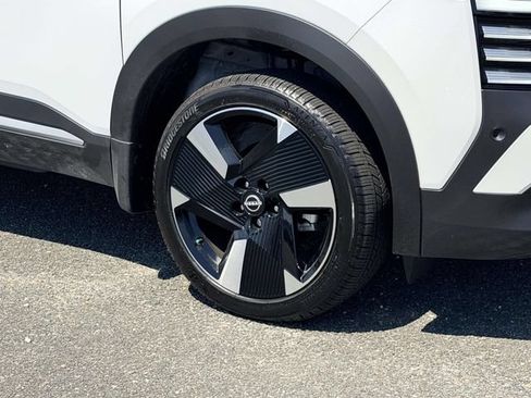 Certified 2026 Nissan Kicks SR FWD image 7
