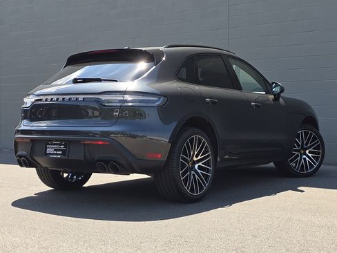 Certified 2026 Porsche Macan AWD/4WD image 10