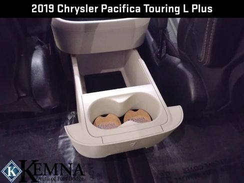Used 2019 Chrysler Pacifica Touring-L Plus image 20