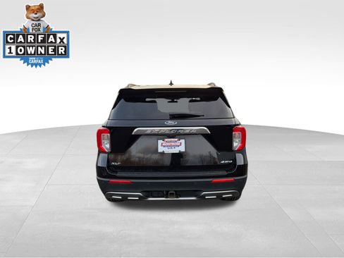 Used 2022 Ford Explorer XLT w/ Equipment Group 202A image 6