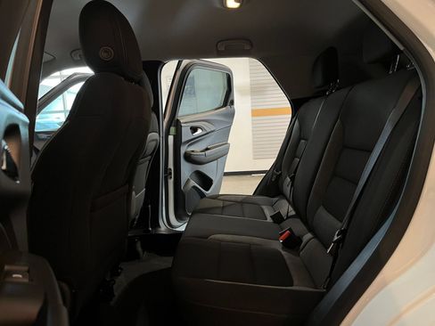 Used 2025 Chevrolet TrailBlazer LT FWD image 24