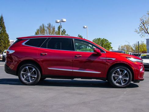 Used 2022 Buick Enclave Essence w/ Experience Buick Package image 8