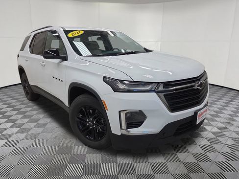 Used 2022 Chevrolet Traverse LS w/ Midnight/Sport Edition AWD/4WD image 3