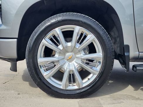 Used 2024 Chevrolet Silverado 1500 High Country w/ High Country Premium Package AWD/4WD image 10