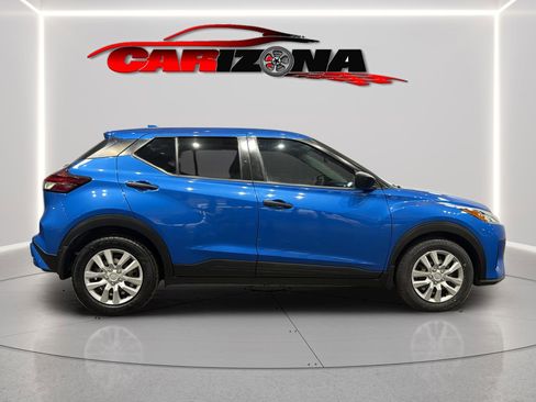 Used 2021 Nissan Kicks S image 9