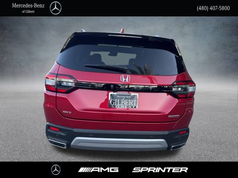 Used 2023 Honda Pilot Touring image 4