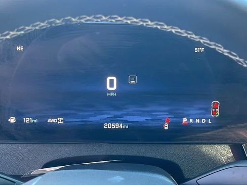 Used 2024 Chevrolet Traverse Z71 image 14