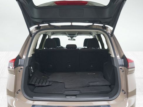 Used 2025 Nissan Rogue SV AWD/4WD image 4