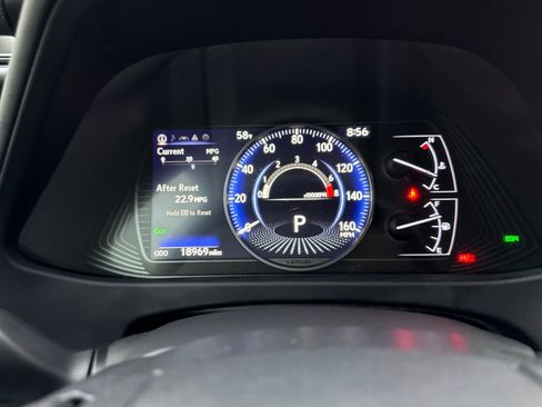 Used 2019 Lexus UX 200 image 15