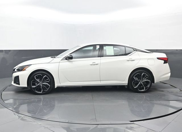 Used 2025 Nissan Altima 2.5 SR AWD/4WD image 21