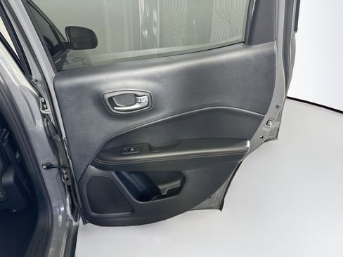 Used 2019 Jeep Compass Limited FWD image 27