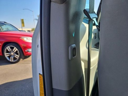 Used 2011 Toyota Sienna XLE image 37