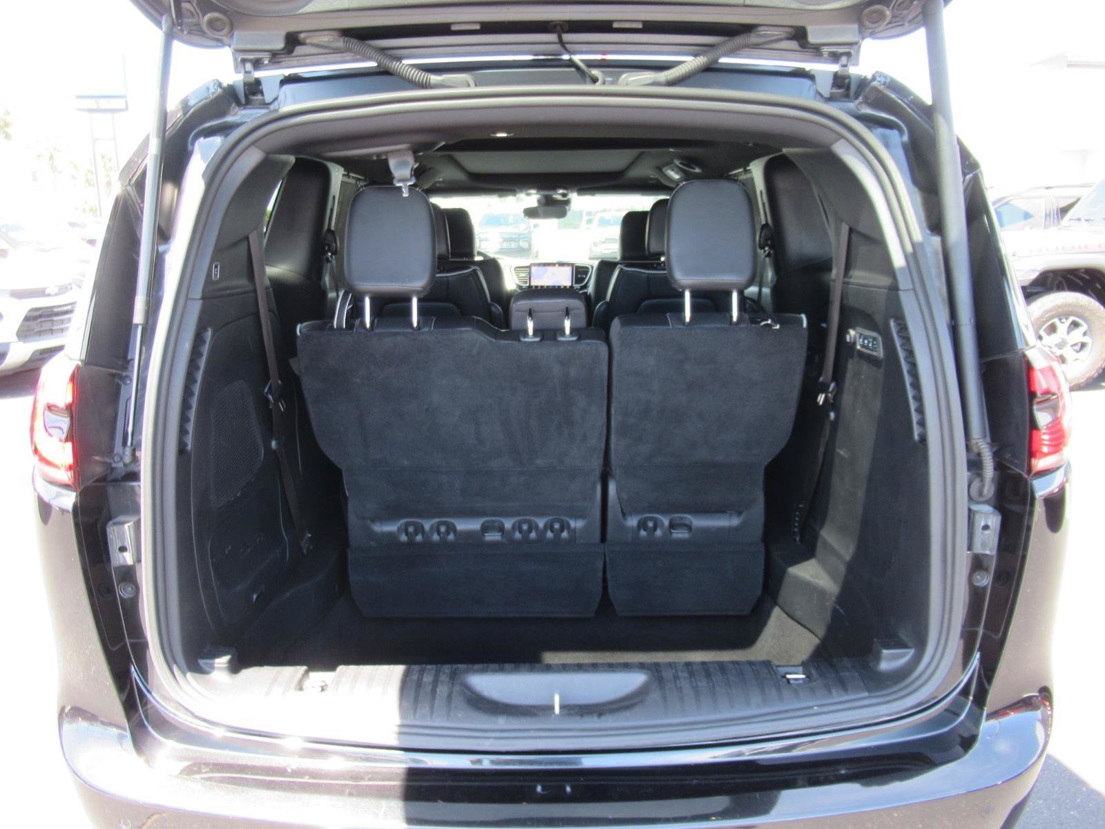Used 2022 Chrysler Pacifica Limited w/ S Appearance Package FWD image 40