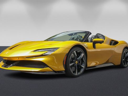 Used 2024 Ferrari SF90 Spider image 7
