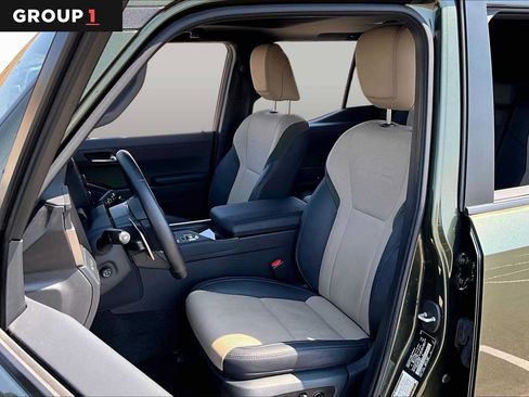 Used 2025 Lexus GX 550 AWD/4WD image 8