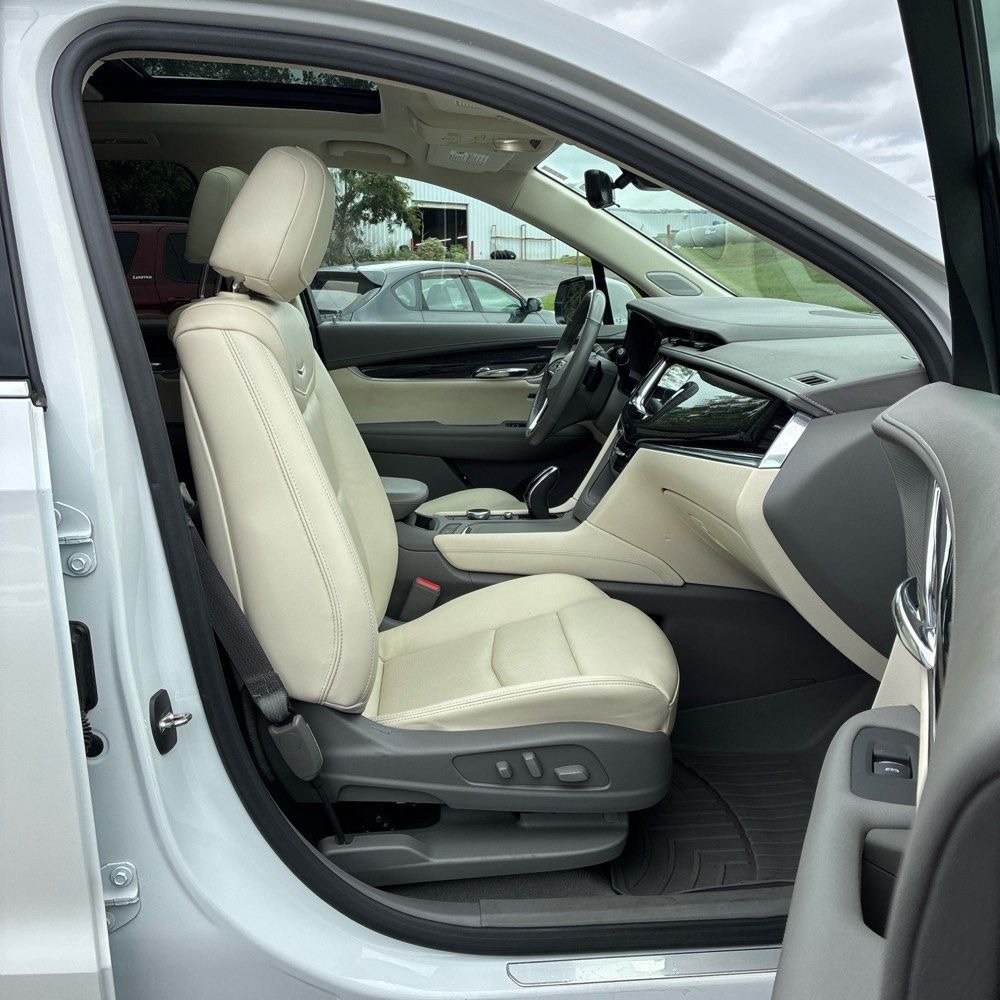 Used 2021 Cadillac XT6 Premium Luxury AWD/4WD image 6