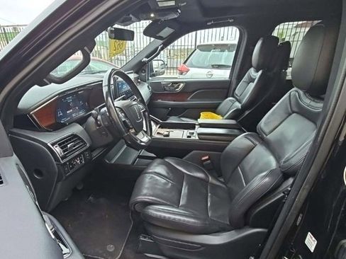 Used 2023 Lincoln Navigator Reserve image 6