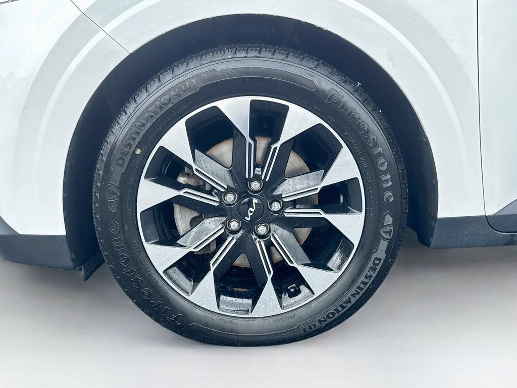 Certified 2024 Kia Carnival EX FWD image 35