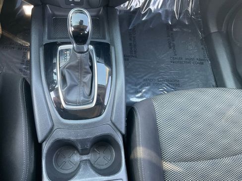 Used 2020 Nissan Rogue Sport SV image 23