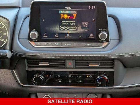 Used 2023 Nissan Rogue S AWD/4WD image 30