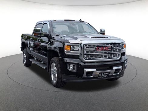 Used 2018 GMC Sierra 2500 Denali AWD/4WD image 3