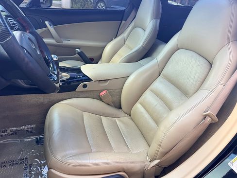 Used 2005 Chevrolet Corvette Coupe w/ Preferred Equipment Group RWD image 17