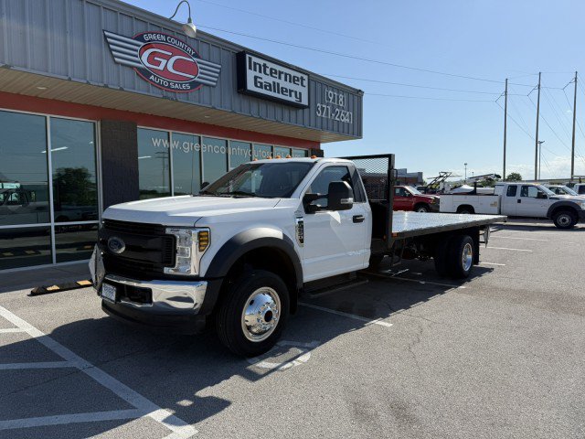 Used 2018 Ford F550 4x4 Regular Cab Super Duty image 2