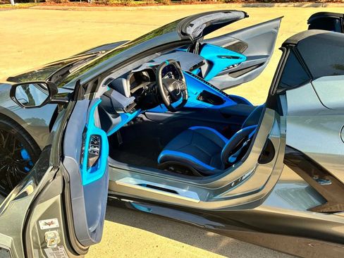 Used 2023 Chevrolet Corvette Stingray Premium Conv w/ Z51 Performance Package RWD image 25