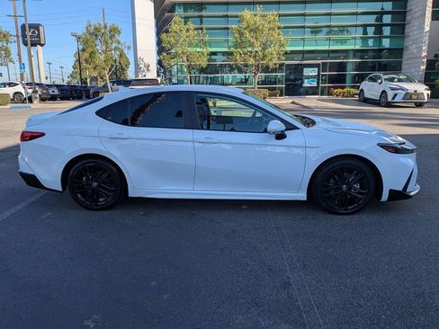 Used 2025 Toyota Camry SE image 21