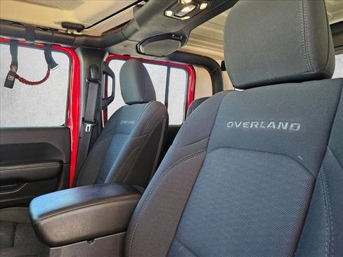 Used 2020 Jeep Gladiator Overland image 19