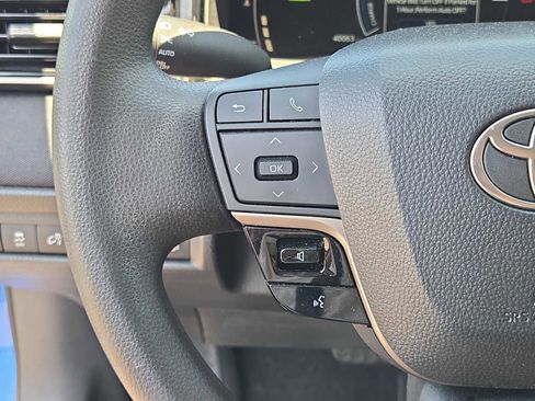 Used 2025 Toyota Camry LE FWD image 17