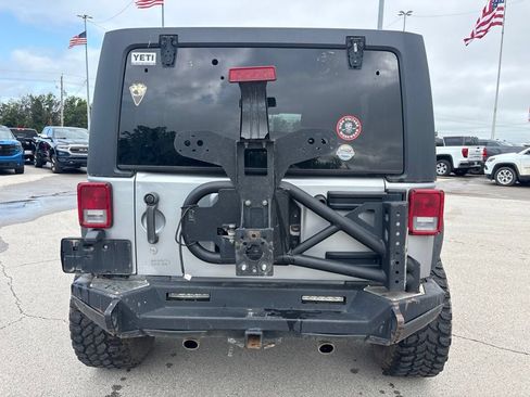 Used 2013 Jeep Wrangler Unlimited Sport AWD/4WD image 6