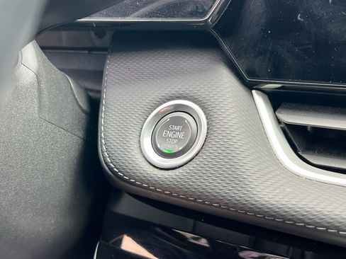 Used 2025 Chevrolet Equinox LT image 20