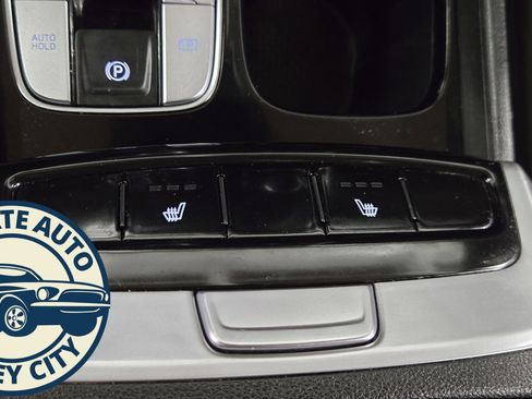 Used 2022 Hyundai Santa Cruz SEL image 17