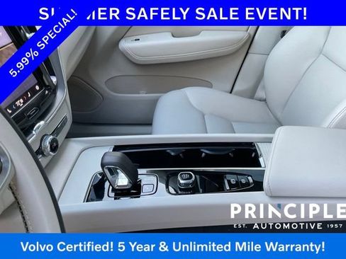 Certified 2024 Volvo XC60 B5 Core AWD/4WD image 17