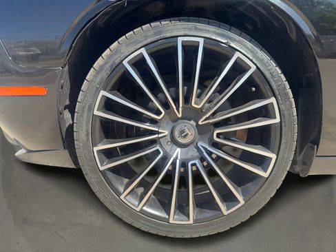Used 2019 Dodge Challenger SXT RWD image 9