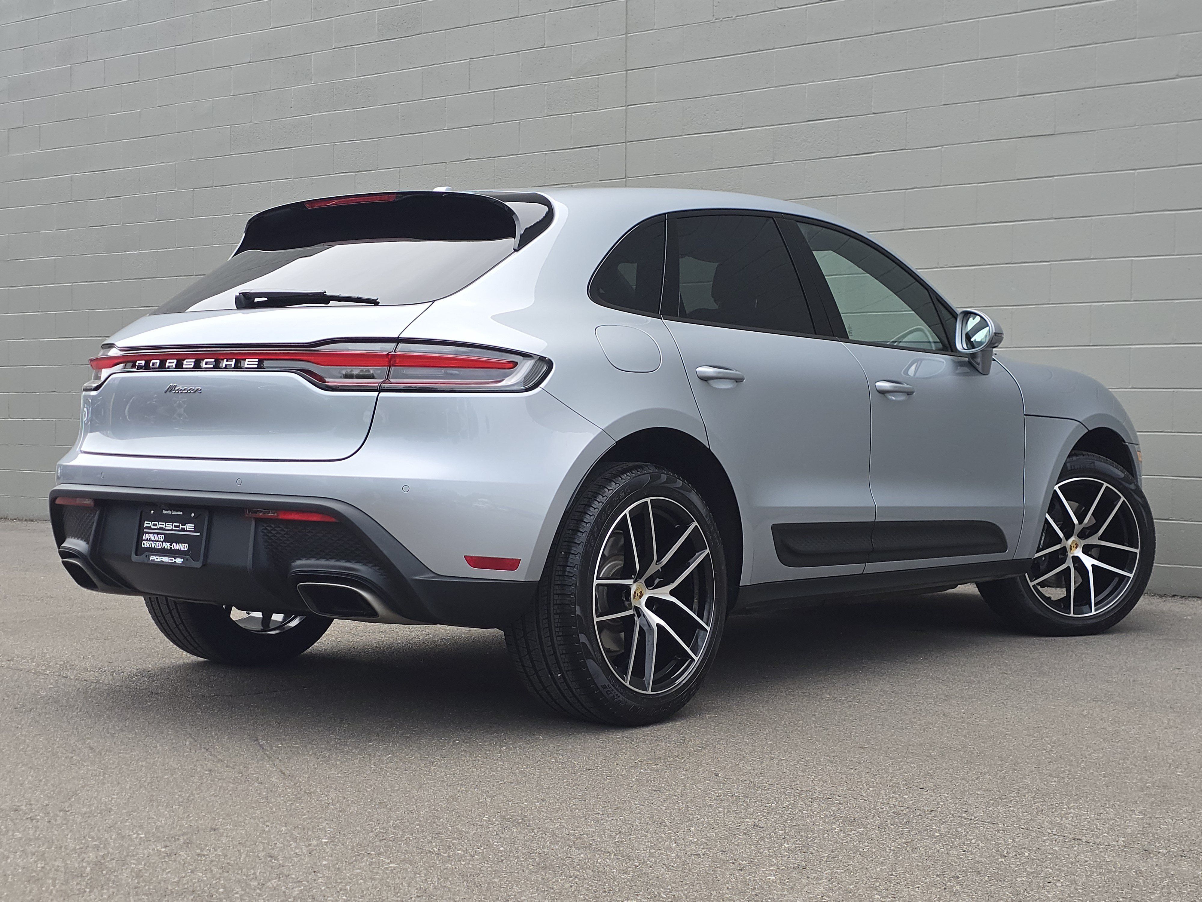 Certified 2026 Porsche Macan AWD/4WD image 16