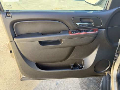 Used 2013 Chevrolet Tahoe LS image 20