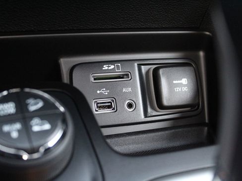 Used 2015 Jeep Cherokee Trailhawk w/ Comfort/Convenience Group image 32