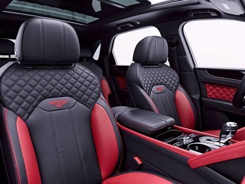Used 2023 Bentley Bentayga AWD/4WD image 46