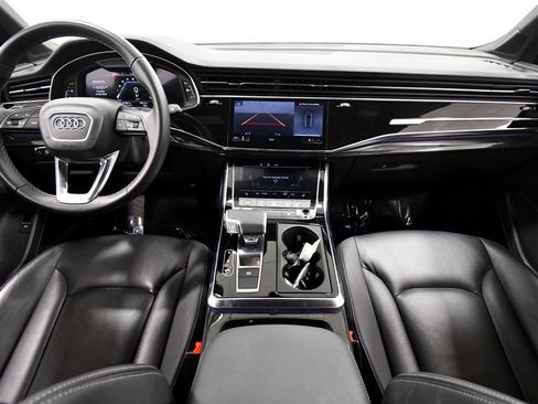 Used 2025 Audi Q7 3.0T Premium Plus AWD/4WD image 3
