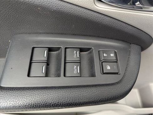 Used 2016 Honda Pilot Touring image 10
