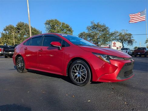 Used 2020 Toyota Corolla LE image 2
