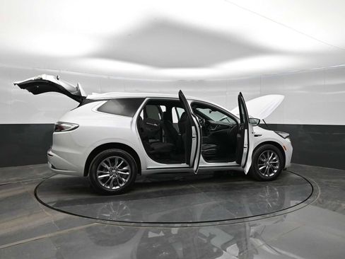 Used 2023 Buick Enclave Avenir w/ Avenir Technology Package image 40