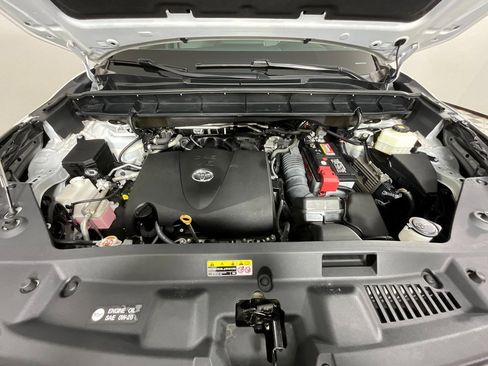 Used 2021 Toyota Highlander XLE image 29